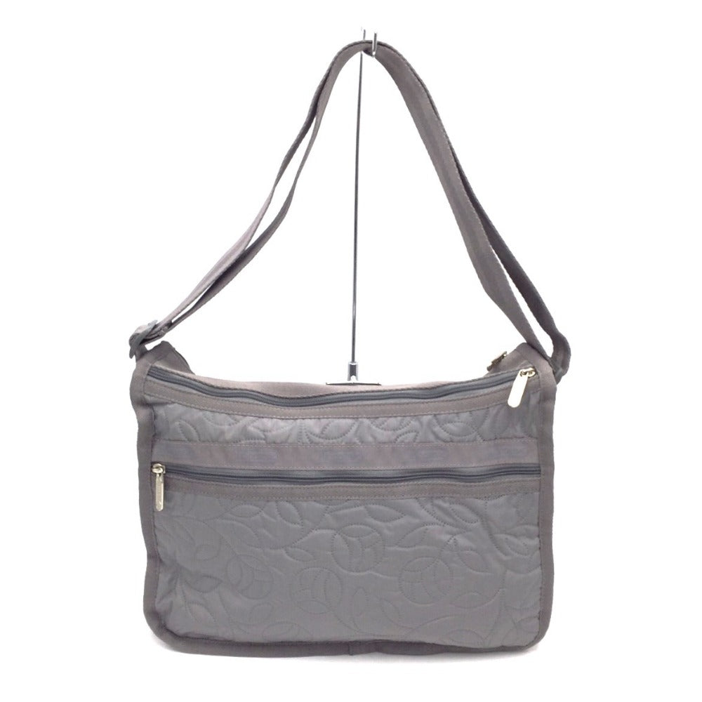 LeSportsac (レスポートサック) ショルダーバッグ Lesportsac　ショルダーバッグ　7507　キルティング グレー　ポーチ付き 美品